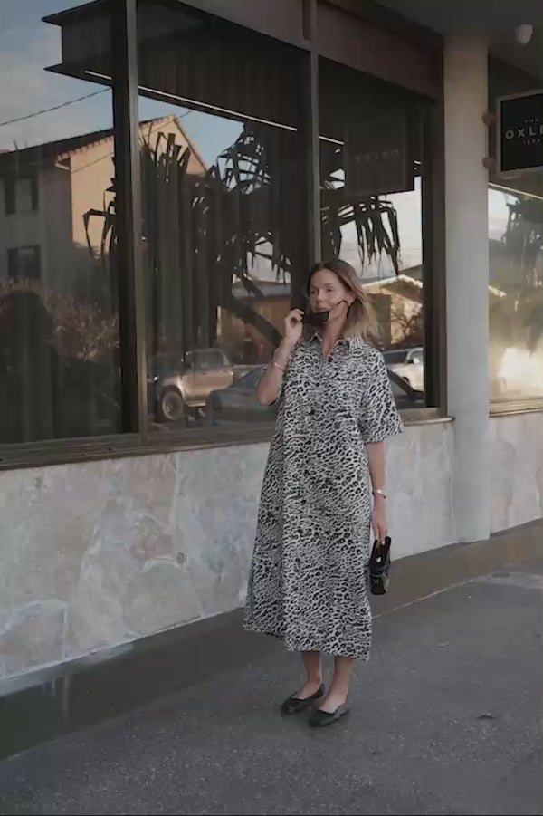 Ava Short Sleeve Midi Dress | Leopard Print